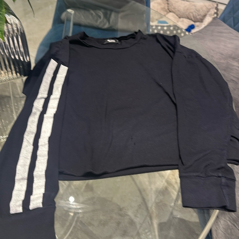 Beautiful long sleeve varsity top.